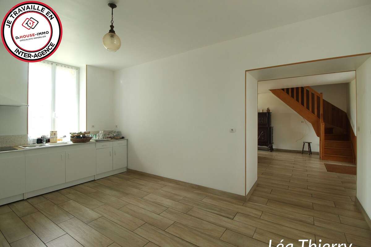 Maison 300 m² à Lyons-La-Foret  - photo 3