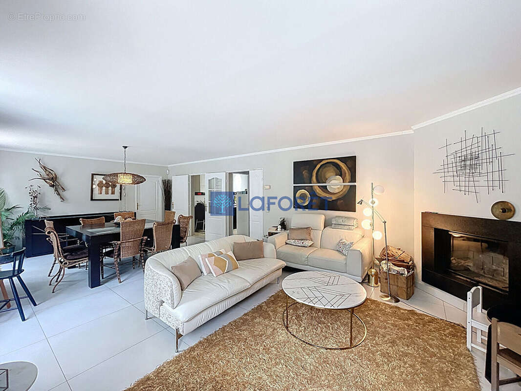 Maison à SAINT-PIERRE-DU-PERRAY