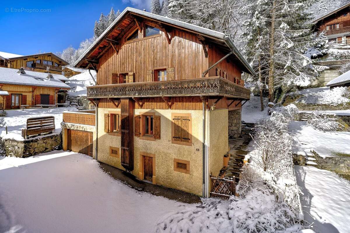 Un chalet traditionnel de 6 chambres et 4 salles de bain dans un hameau recherché proche du centre de Morzine - photo 13