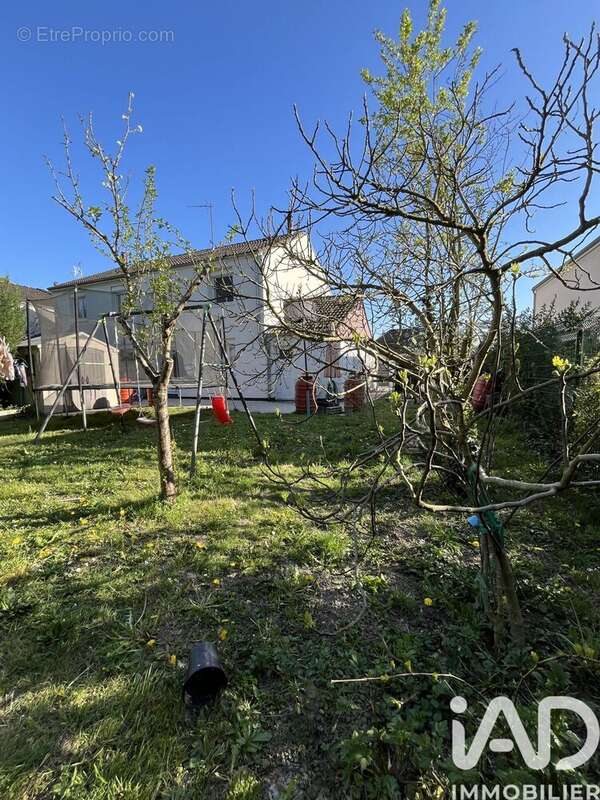 Photo 2 - Maison à FLEURY-LES-AUBRAIS