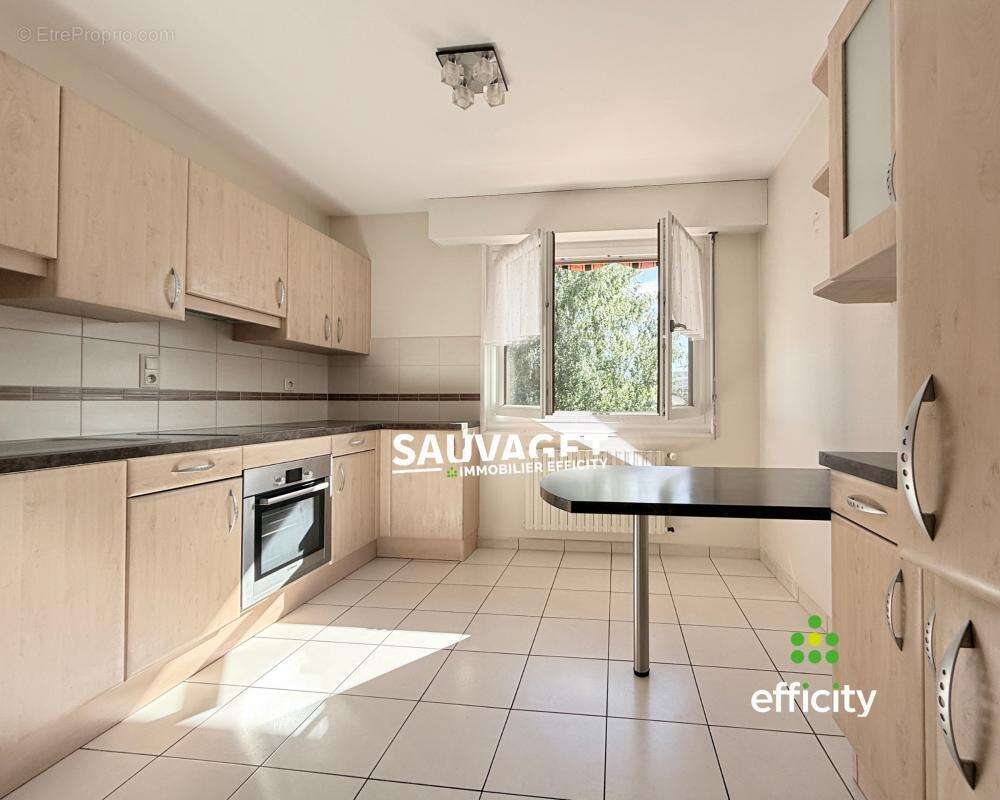 Appartement à REIGNIER