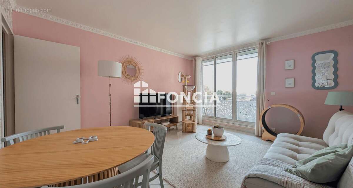 Appartement à CHILLY-MAZARIN