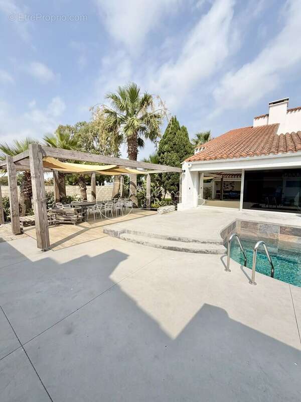 Villa F8 4 Faces 300 m² Canet Plage avec Piscine et Garage - photo 62