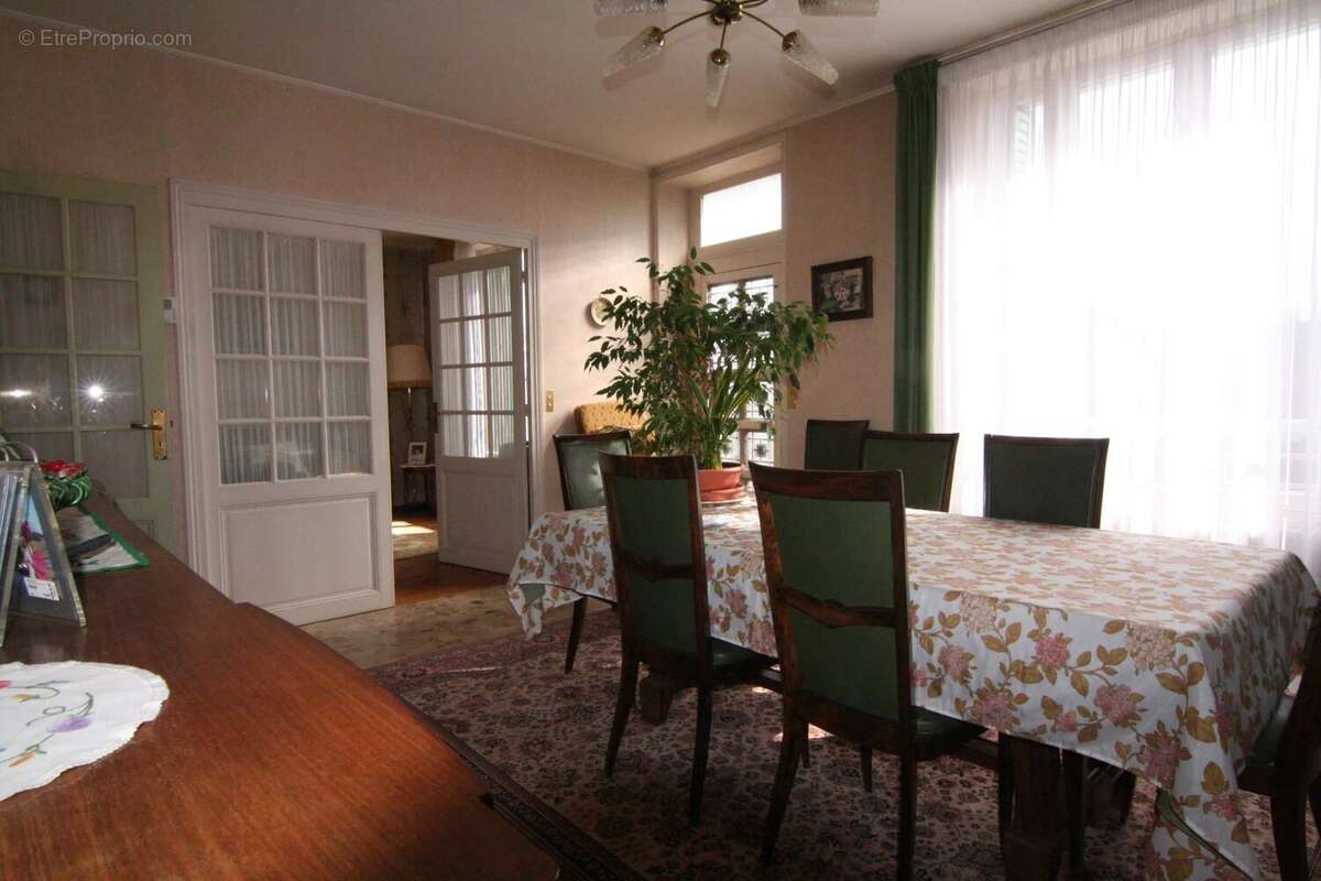 Maison à SAINT-CHERON