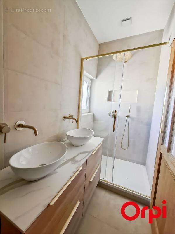 Maison à LE PUY-SAINTE-REPARADE