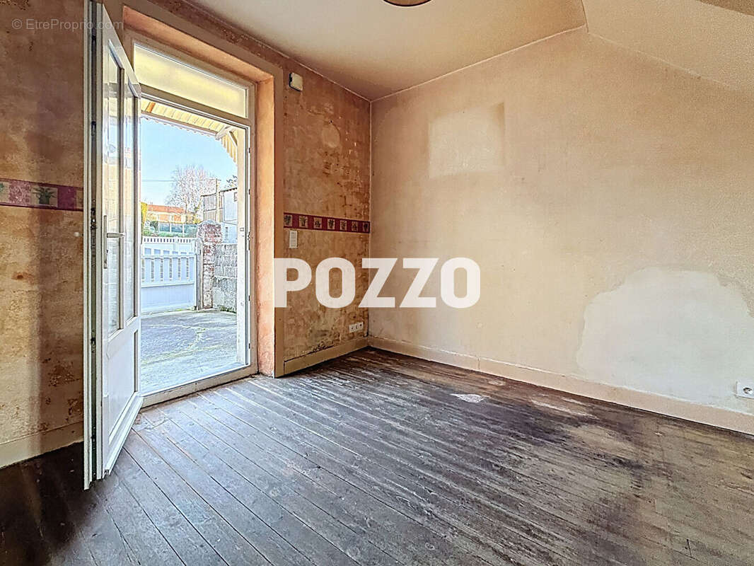 Maison à DONVILLE-LES-BAINS