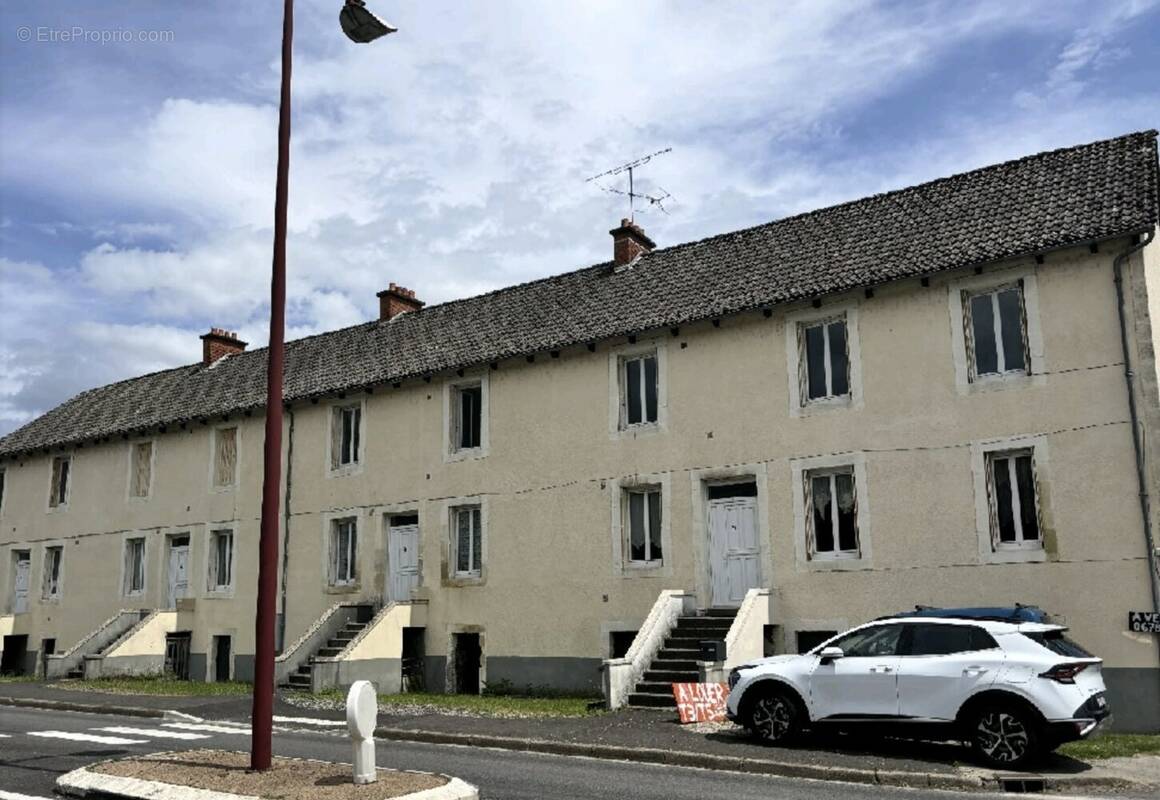 Appartement à YDES