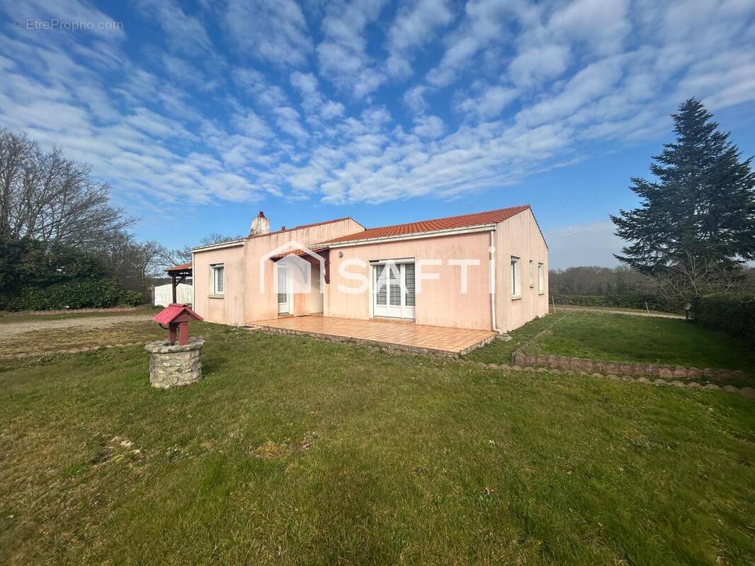 Photo 1 - Maison à POIROUX