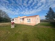 Photo 1 - Maison à POIROUX