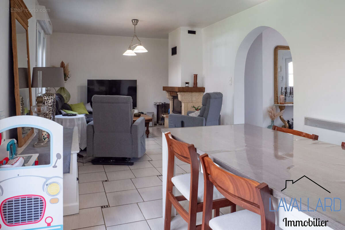 Maison à DEMUIN