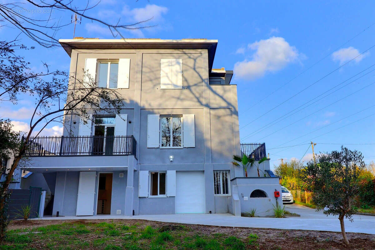 Maison à AMBARES-ET-LAGRAVE