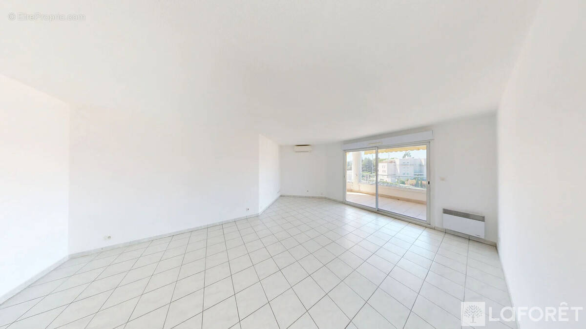 Appartement à FREJUS