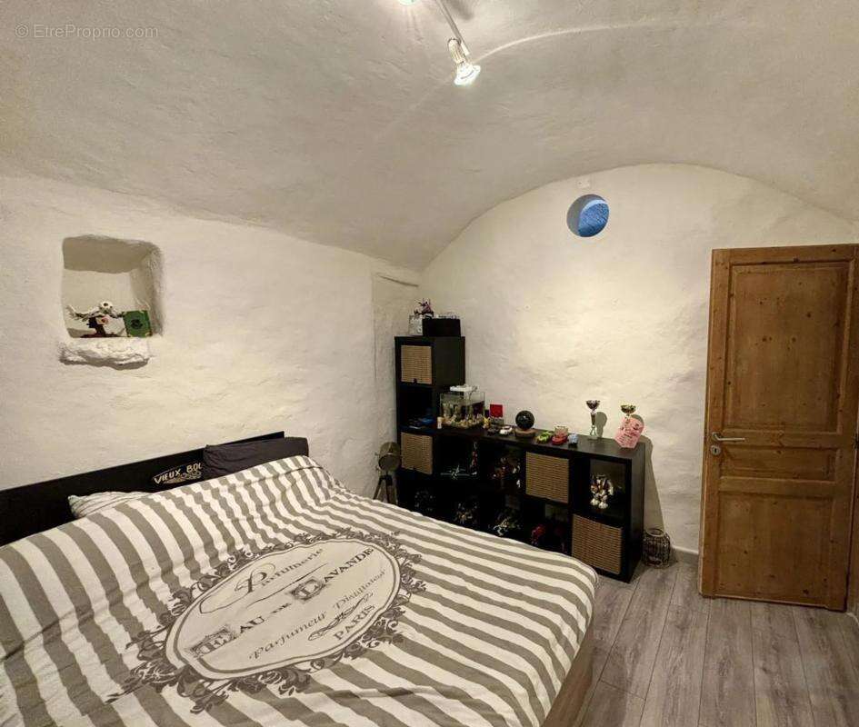 Appartement à PEILLE