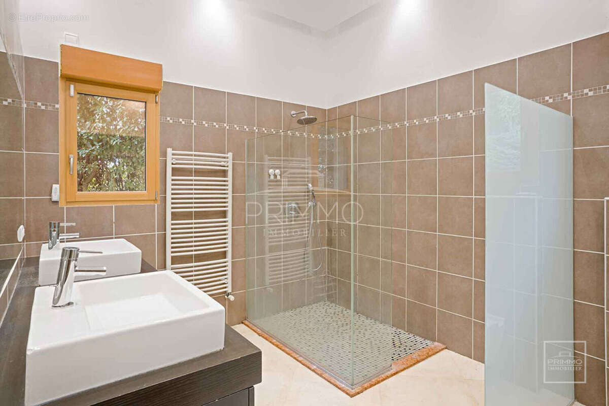 Maison à COLLONGES-AU-MONT-D&#039;OR