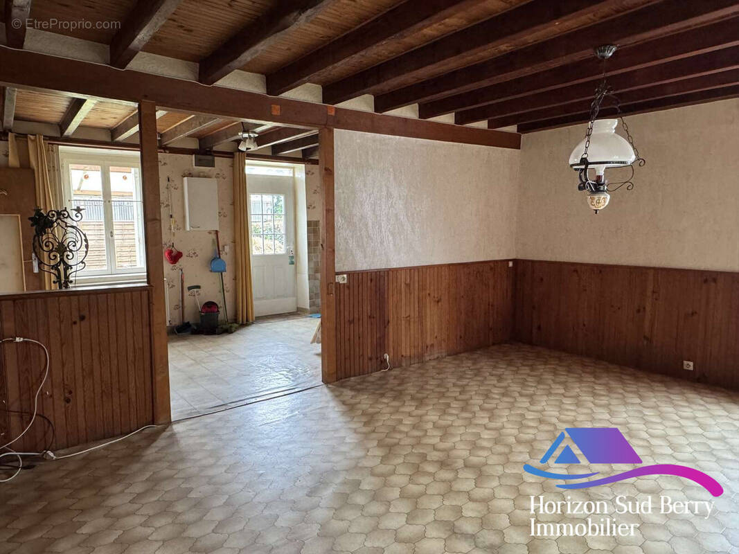 Séjour - Maison à SAINT-SATURNIN