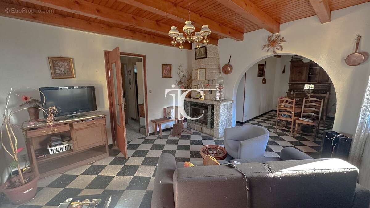 Maison à SAINT-PAUL-LE-JEUNE