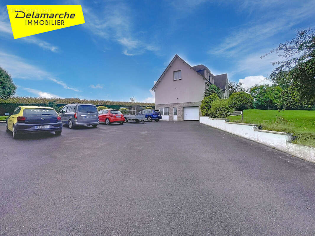 Maison à SAINT-HILAIRE-DU-HARCOUET