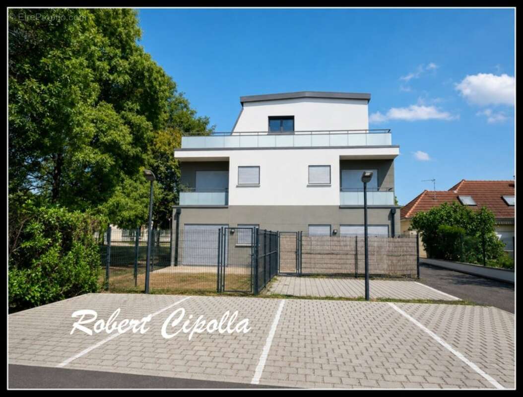 Attique T2 Metz _51,5m²_très grande terrasse de 41m² parking inclus + garage + cuisine équipée - photo 14