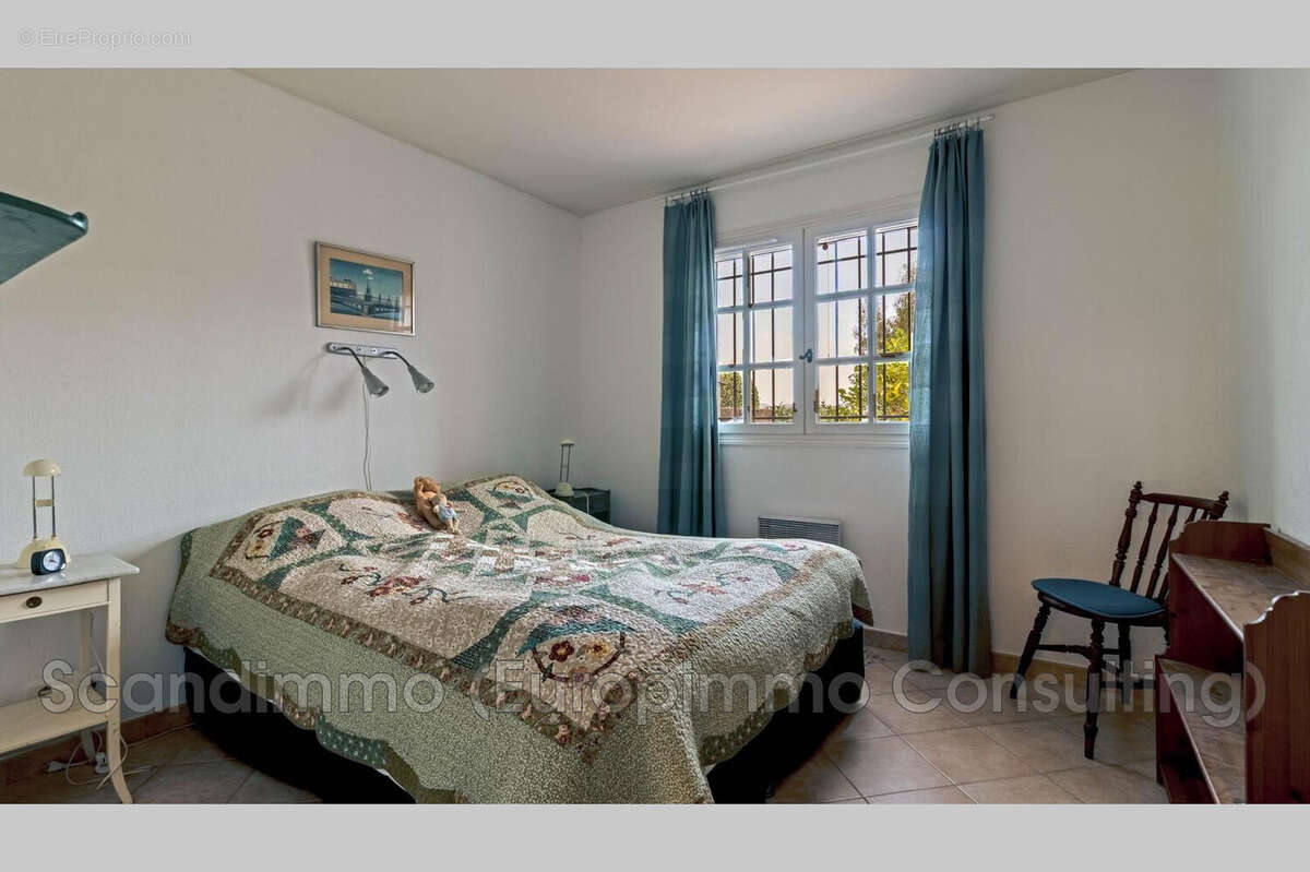 Maison à ROQUEBRUNE-SUR-ARGENS