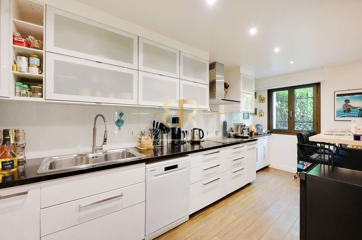 Maison à NEUILLY-SUR-SEINE