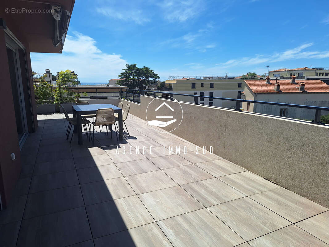 Appartement à SAINT-LAURENT-DU-VAR