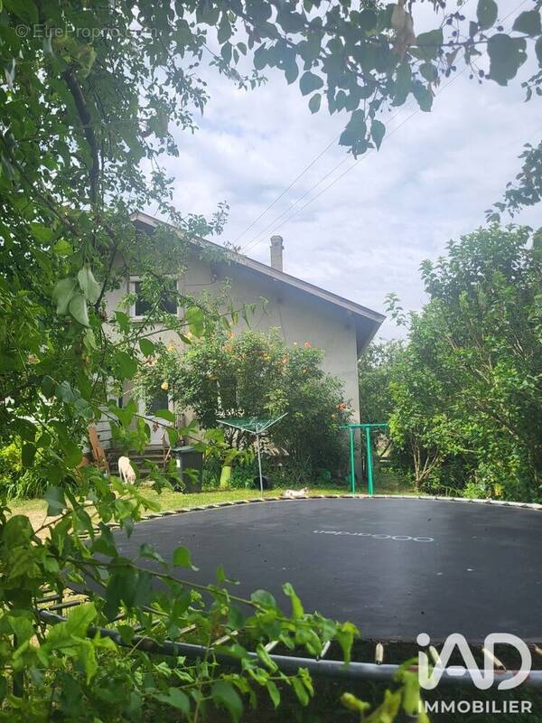 Photo 1 - Maison à SERRIERES-DE-BRIORD