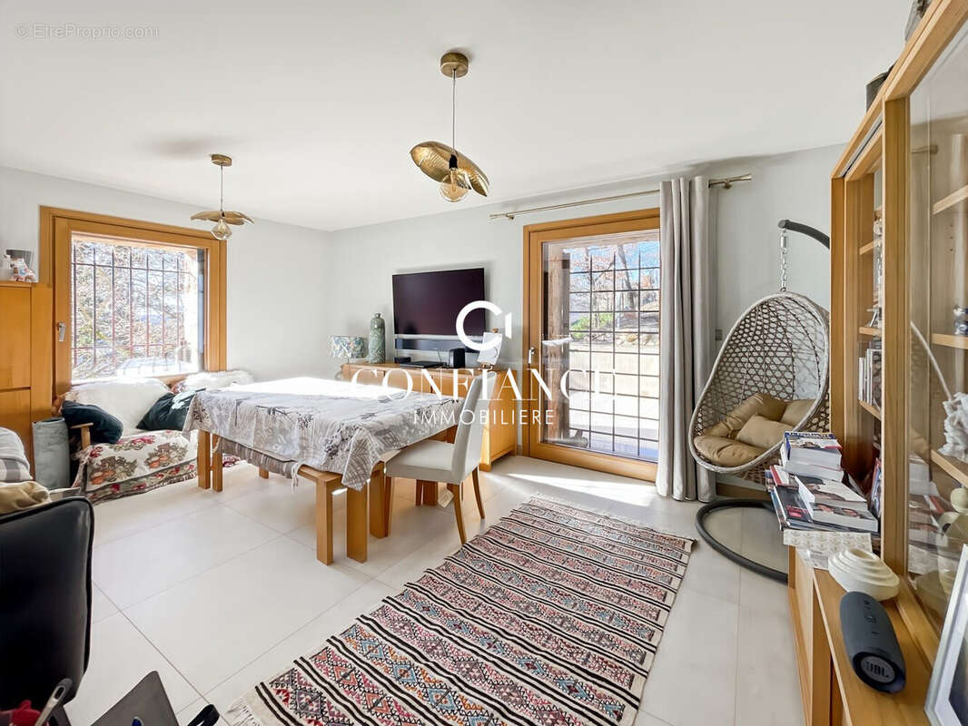 Maison 120 m² à Revest-Les-Roches  - photo 7