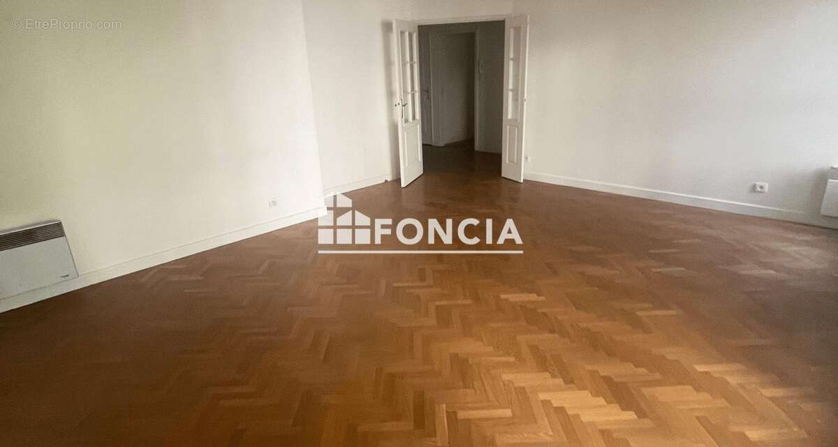 Appartement à LE PLESSIS-ROBINSON