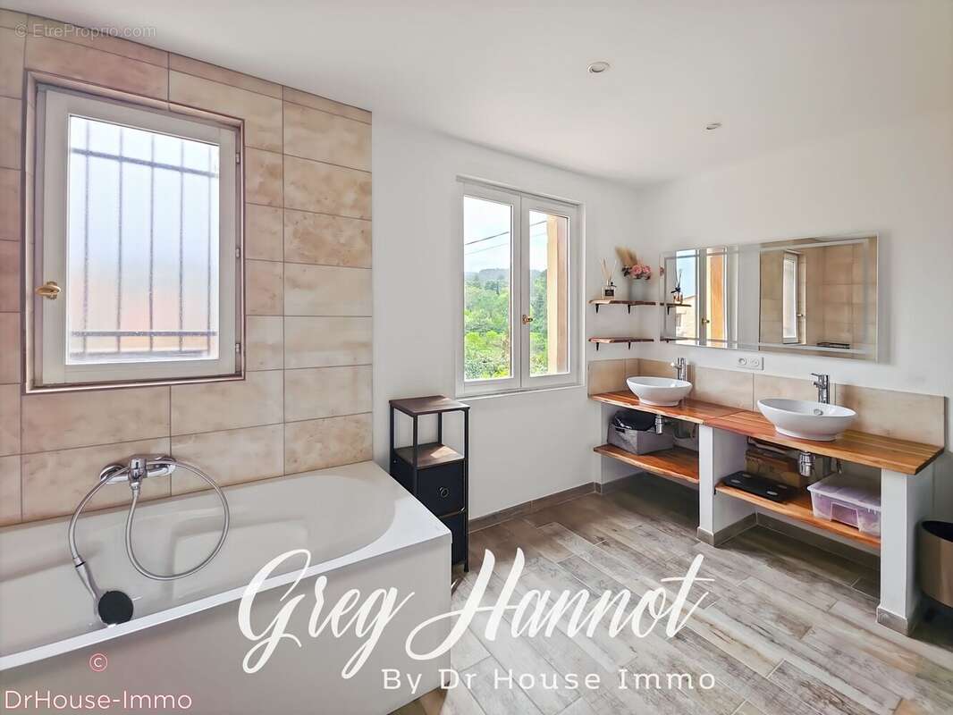 Maison 88 m² à Sainte-Anastasie-Sur-Issole  - photo 60
