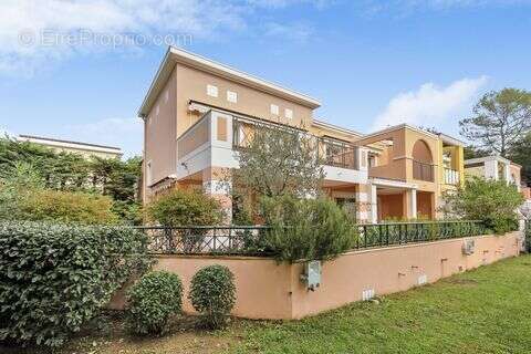 Maison à MOUGINS
