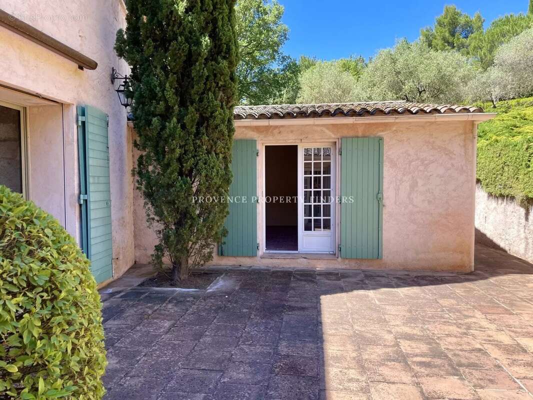 Maison à AUPS