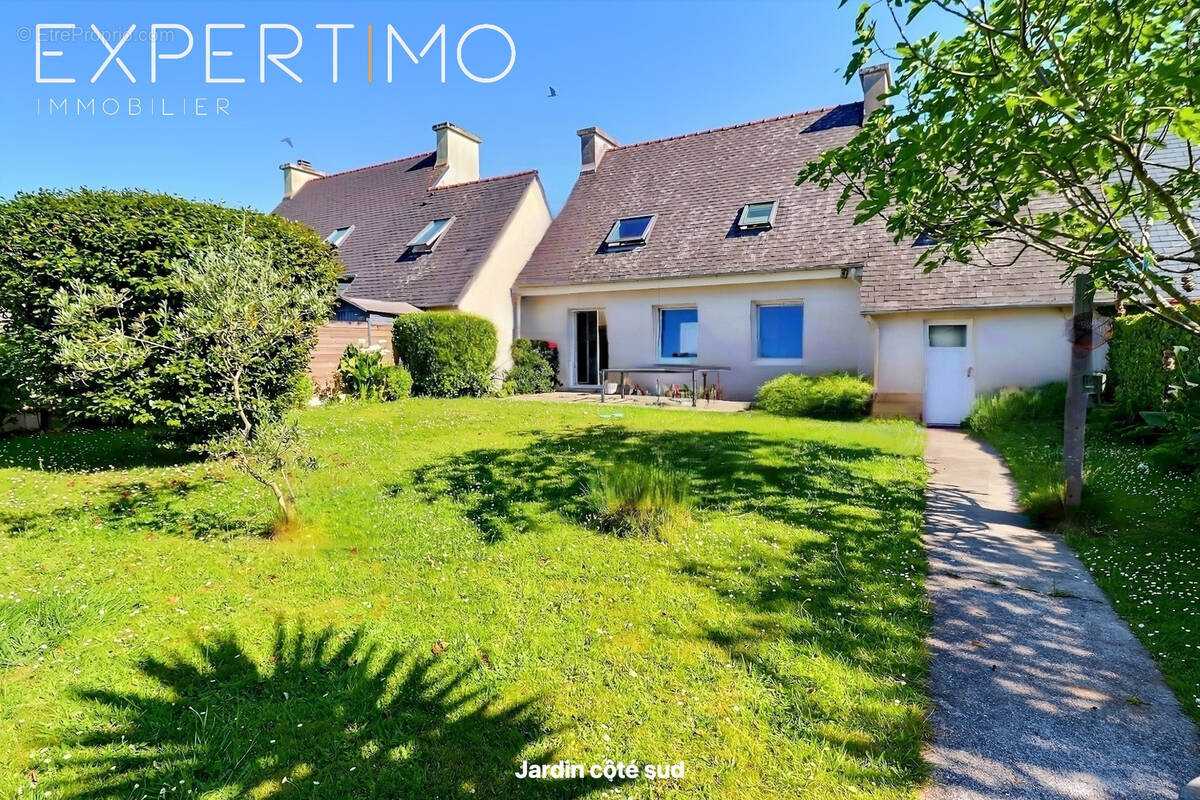 Maison à LE RELECQ-KERHUON