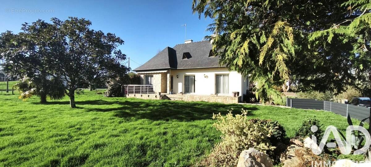 Photo 1 - Maison à MEZIERES-SUR-COUESNON