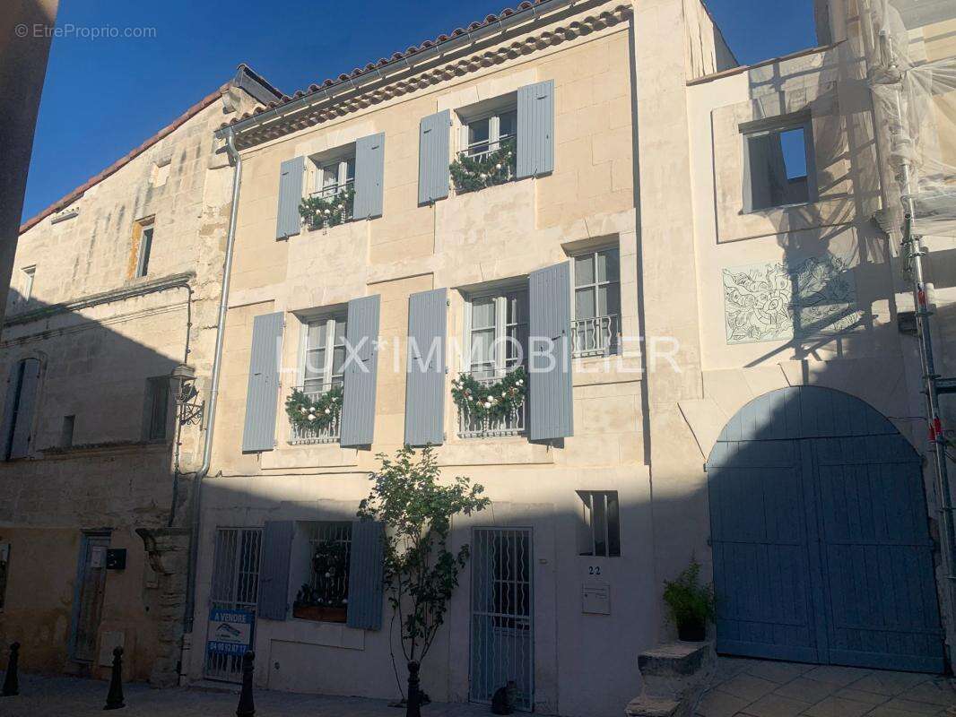 Chateaurenard - maison de ville au calme - photo 2