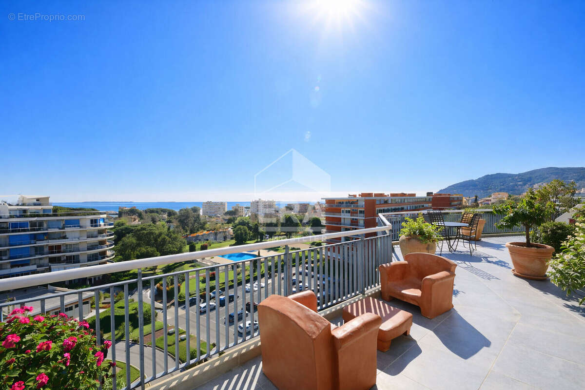 Appartement à MANDELIEU-LA-NAPOULE