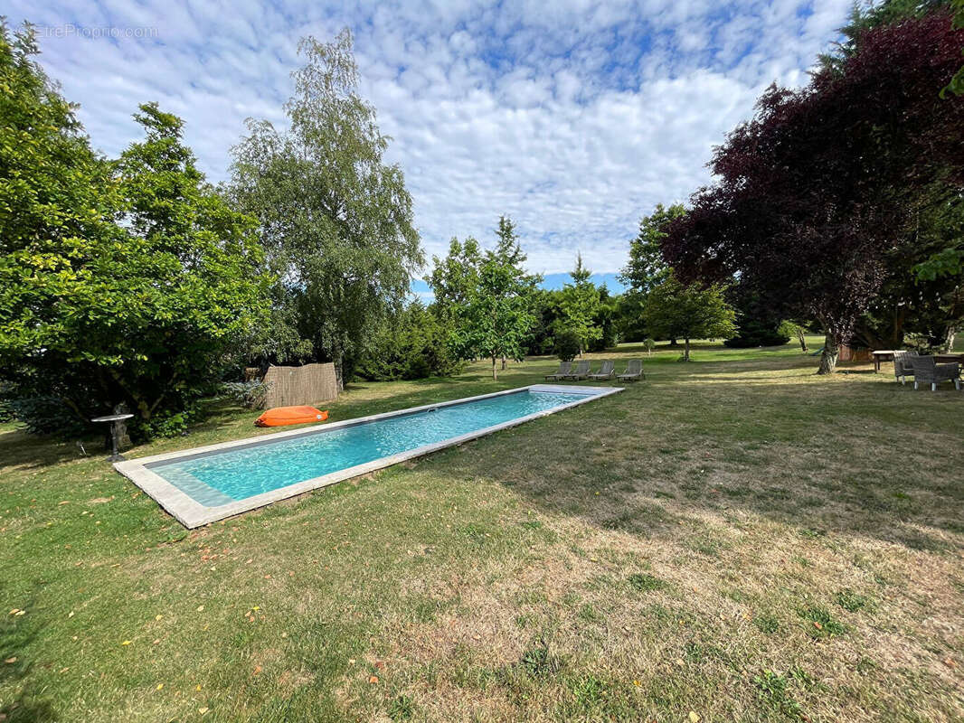 Maison à SAINT-PEREUSE