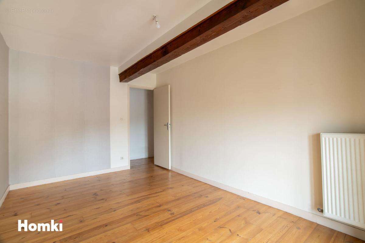 Appartement à LA SEAUVE-SUR-SEMENE