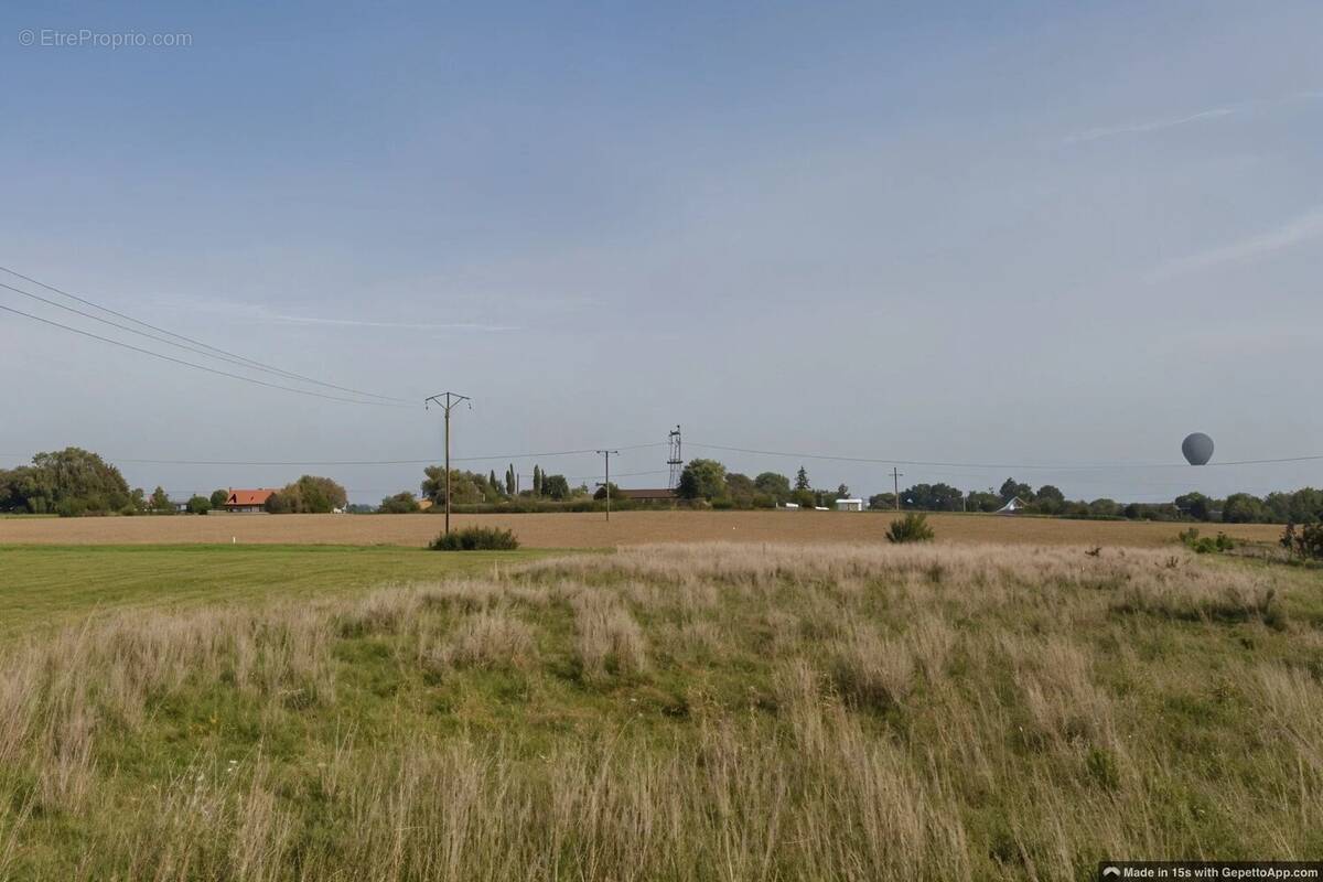 Terrain à BERSEE