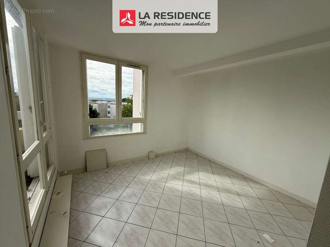 Appartement à SARTROUVILLE