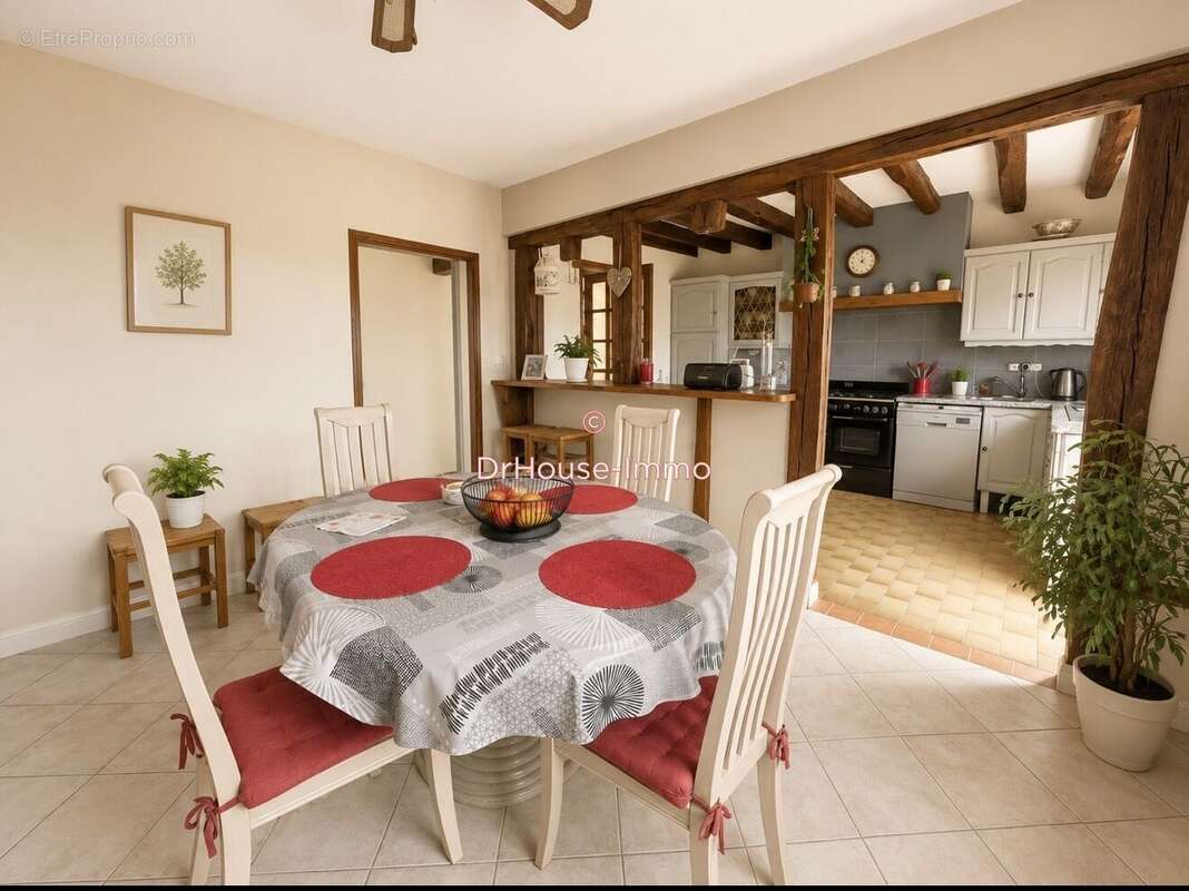 Maison à DAMMARIE-SUR-LOING