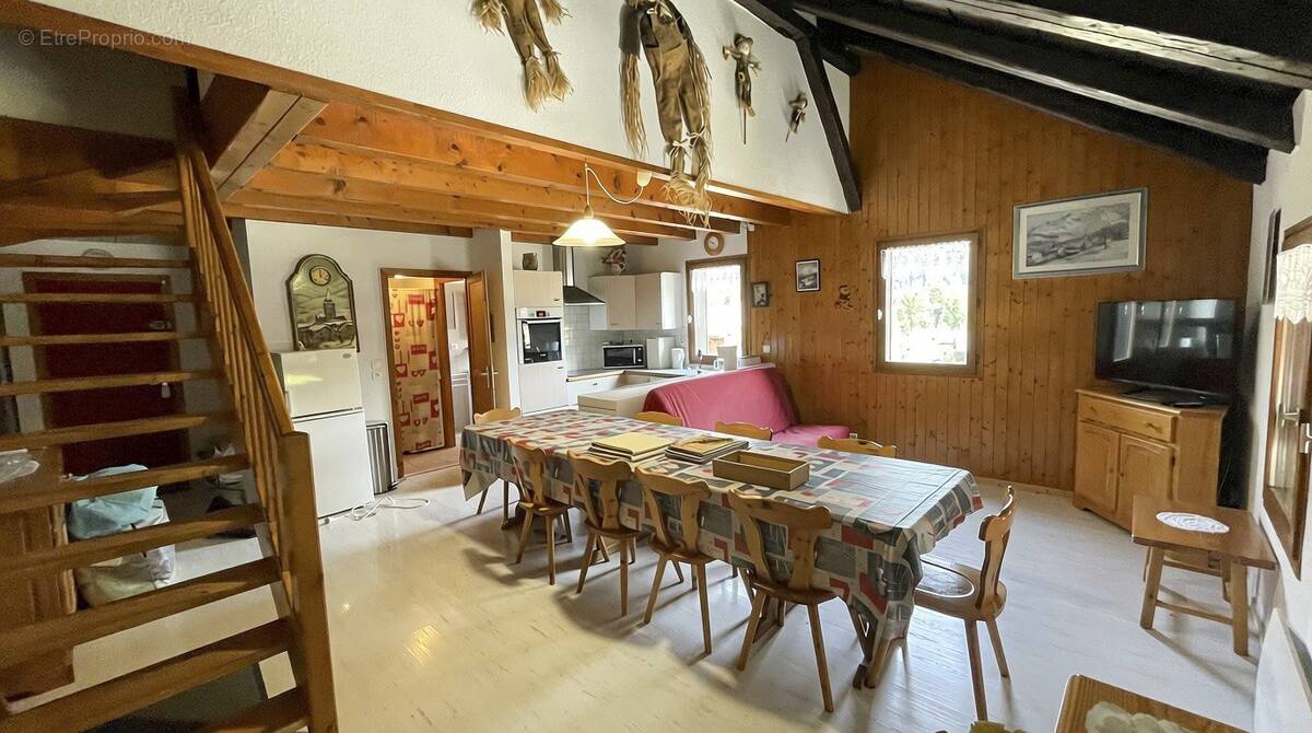 Appartement à MORILLON