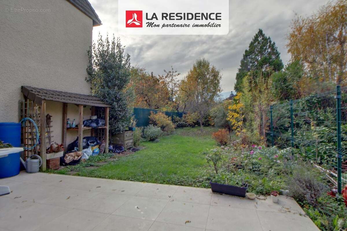 Maison à LES CLAYES-SOUS-BOIS