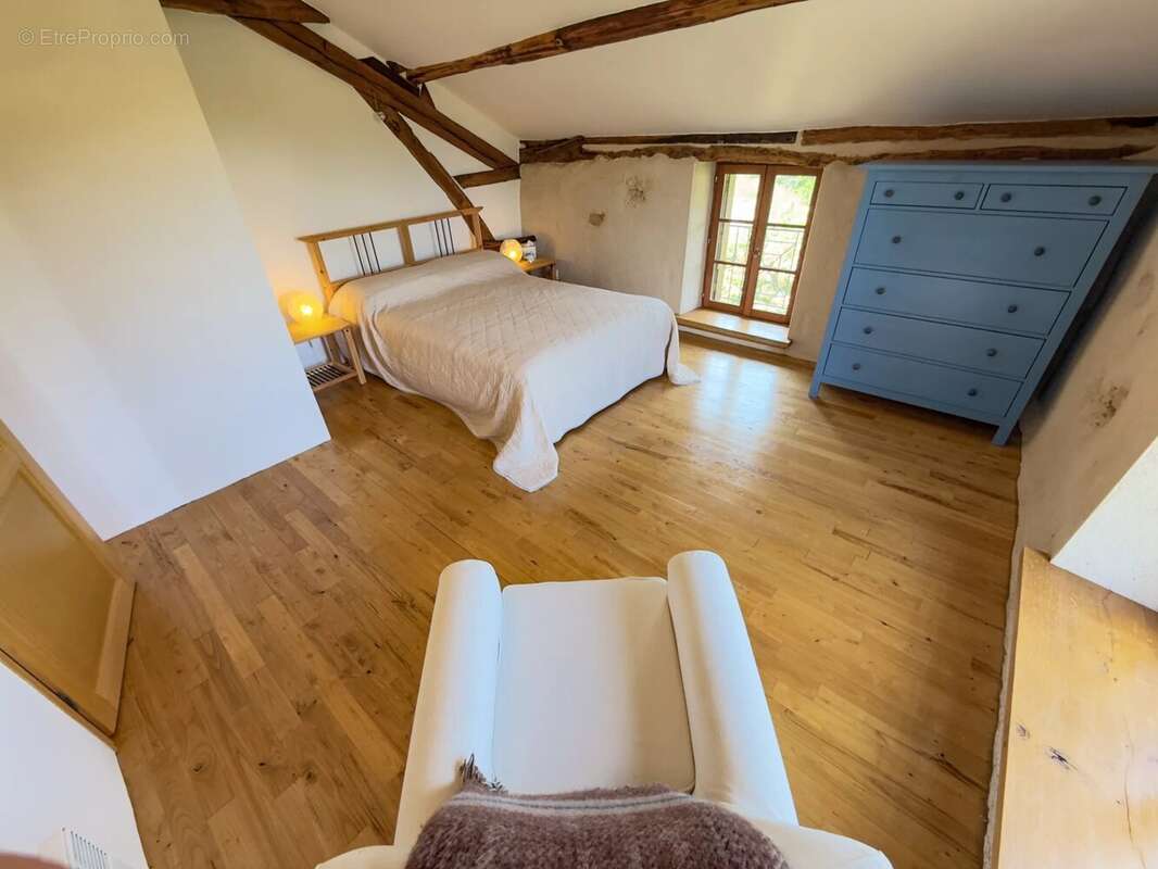 Maison à SAINT-FRONT-LA-RIVIERE