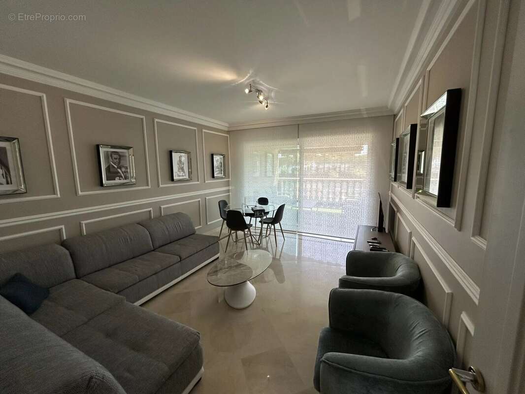 Appartement à VALLAURIS