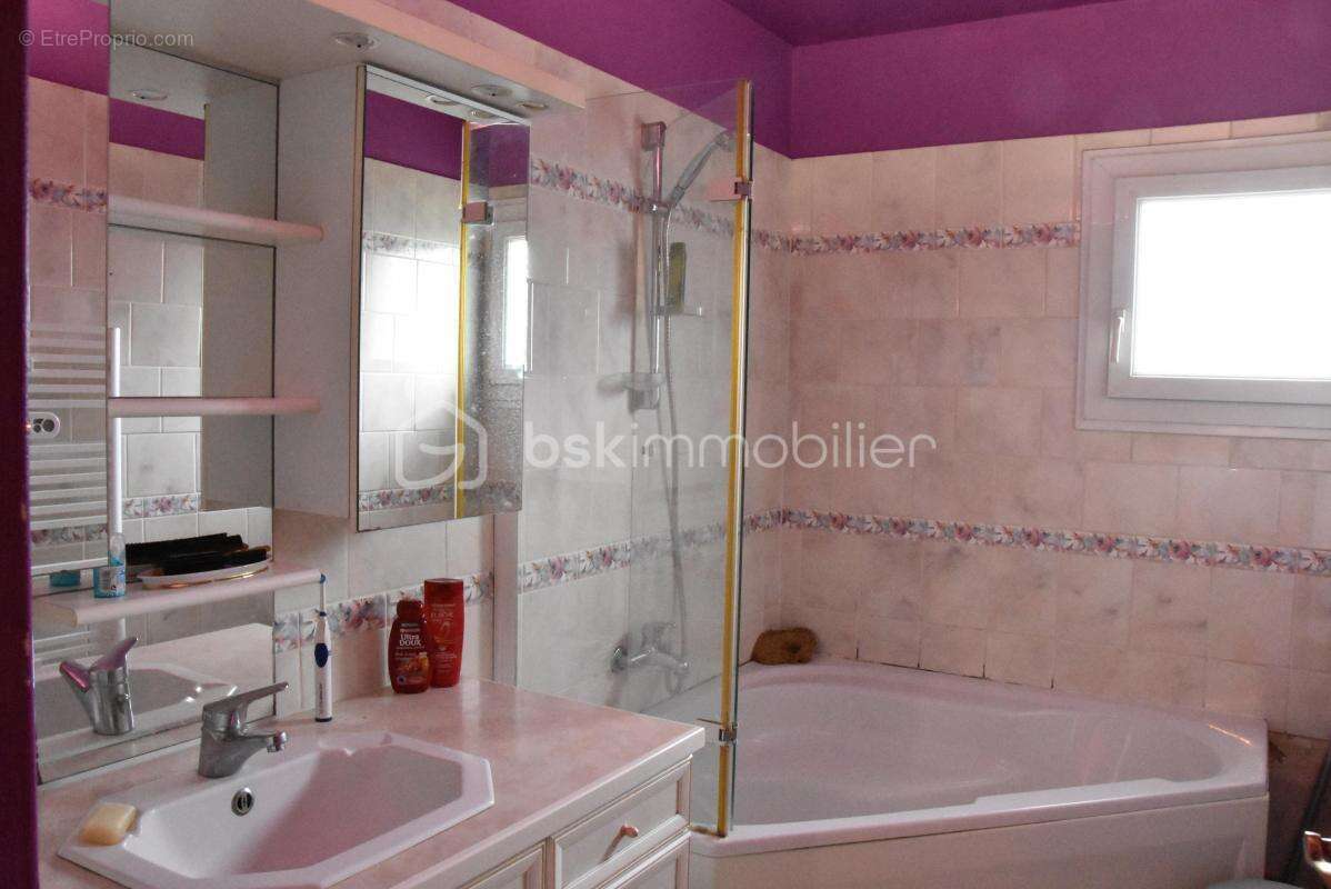 Maison à COURCOURONNES