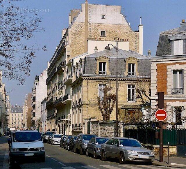 Appartement à PARIS-16E