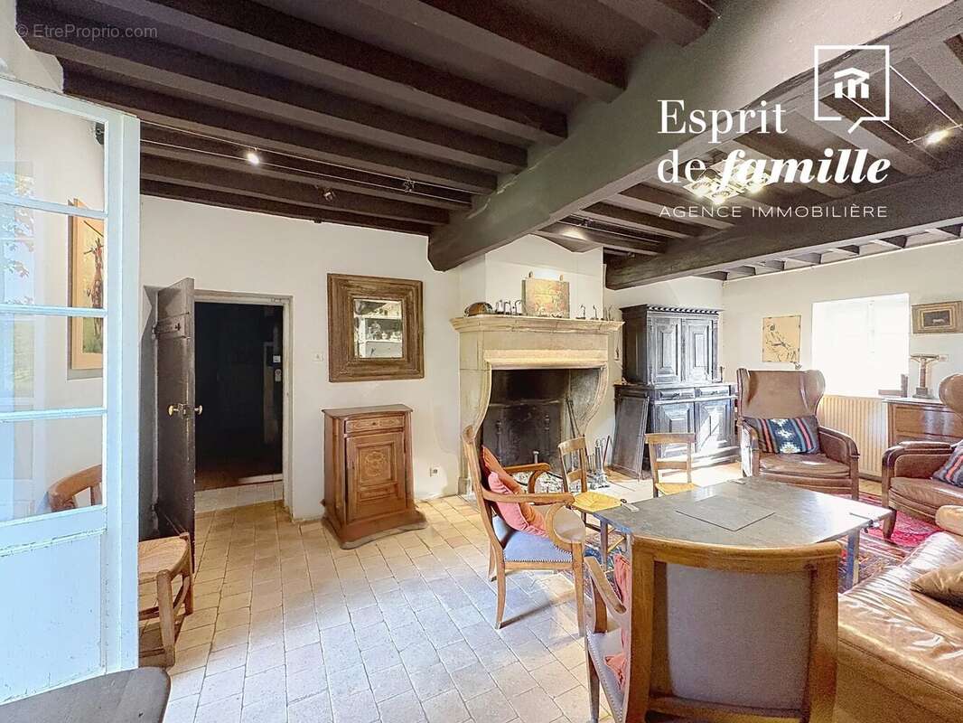 Maison à MONTANAY