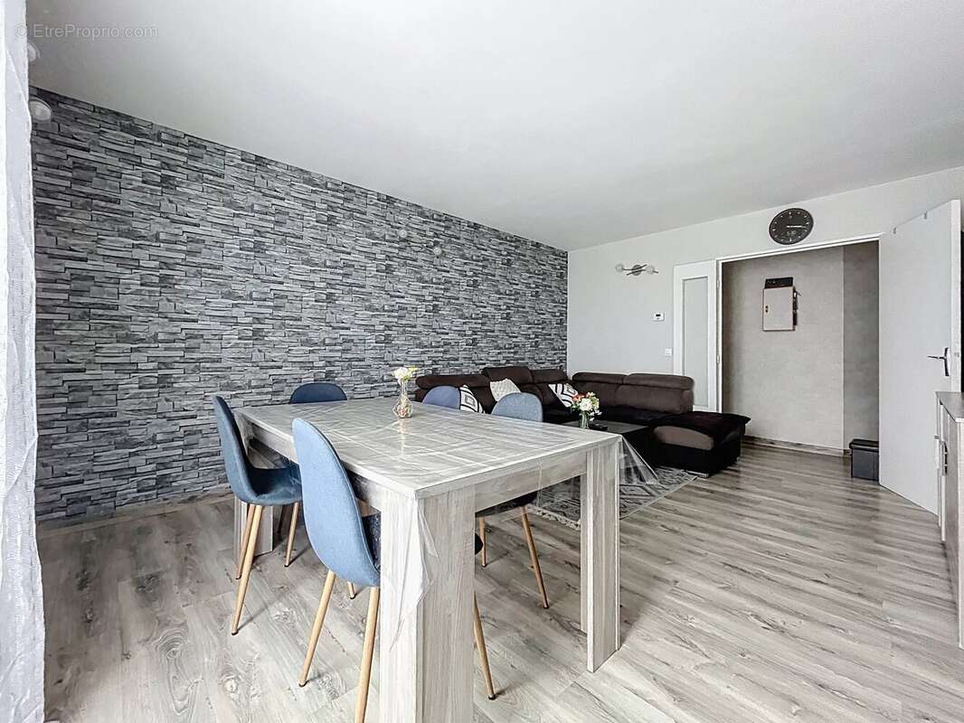 Appartement à ELANCOURT
