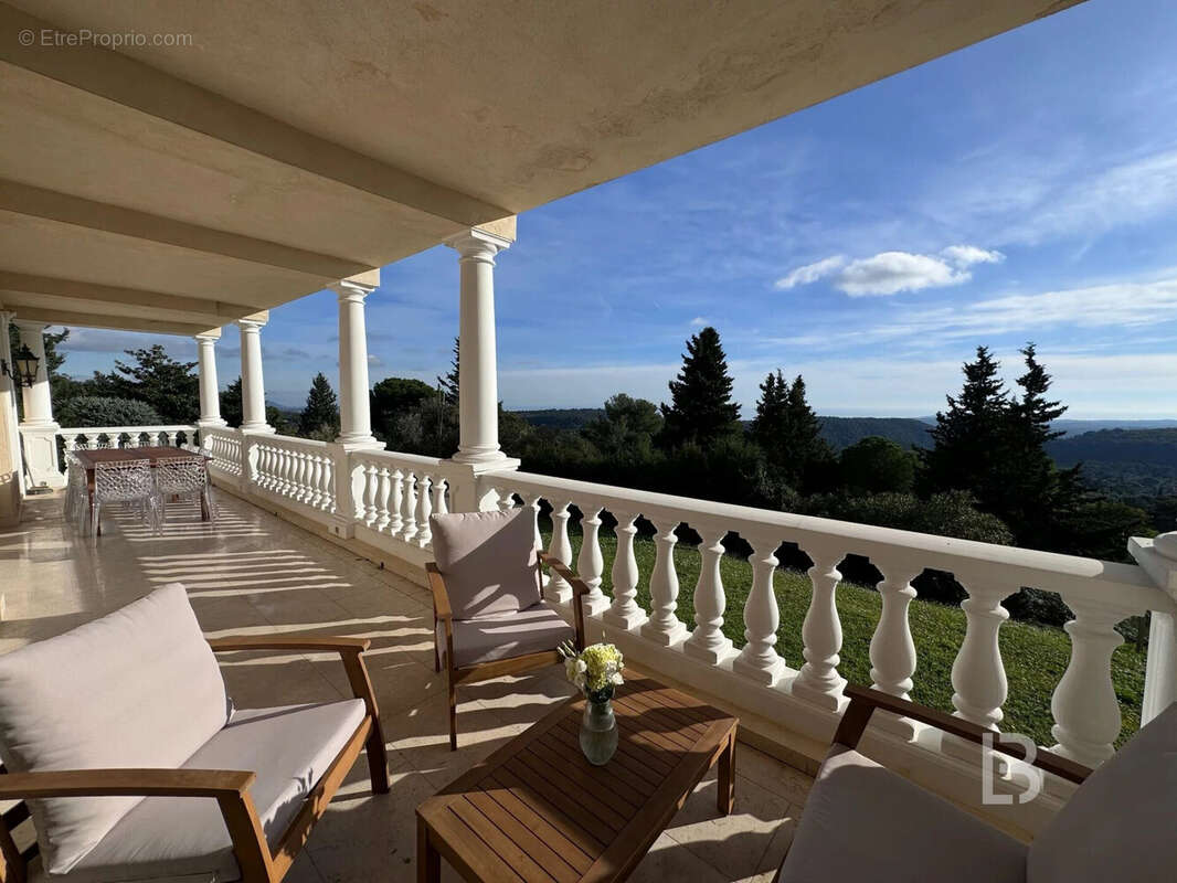 Maison à TOURRETTES-SUR-LOUP