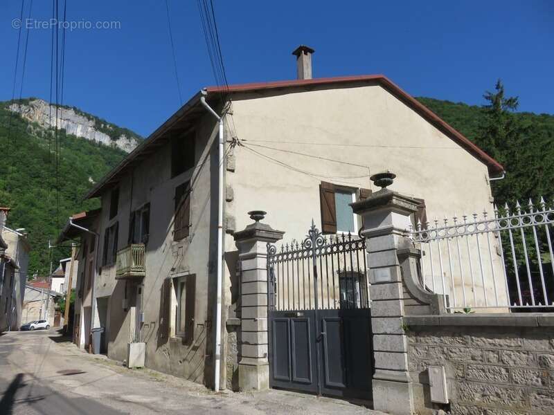Maison à vendre 5 pièces CHALEY (01) de 100 m² plus terrain de 64 m² - photo 3